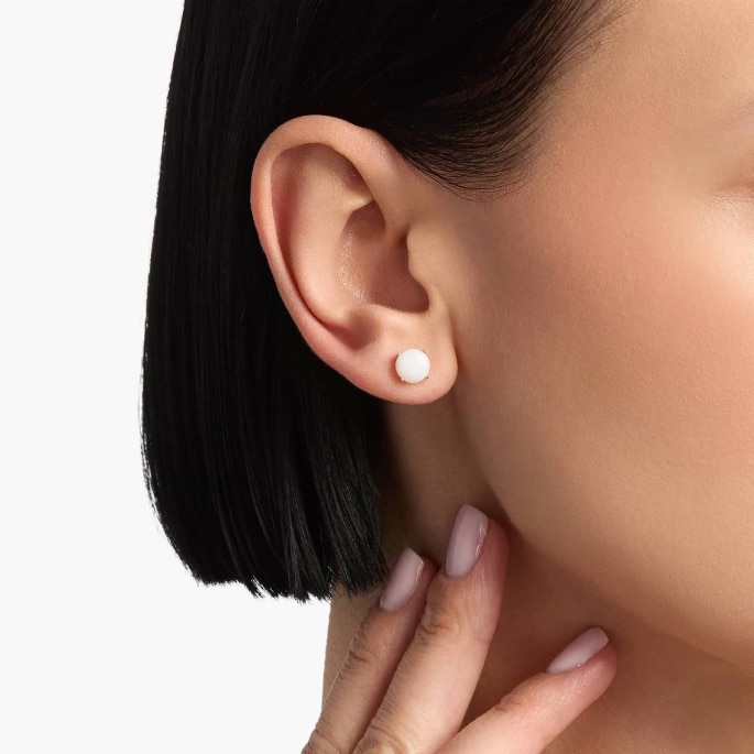 Opal Stud Earrings in 14k White Gold (7mm)